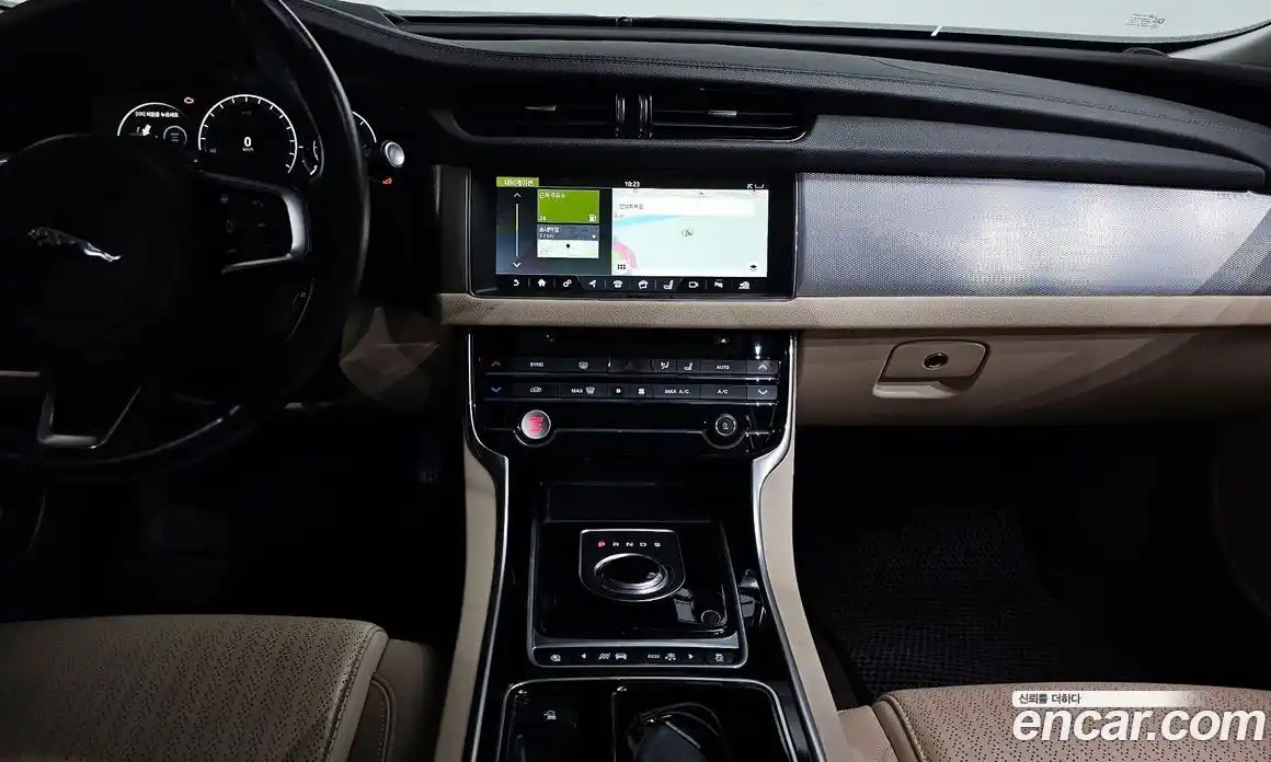 Jaguar XF 2018 2.0 гидро в Москве № 1295098, фото 14