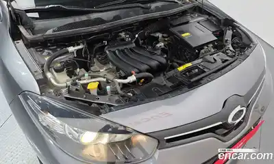 Renault SM3 2015 1.6 гидро в Москве № 148097, миниатюра 6