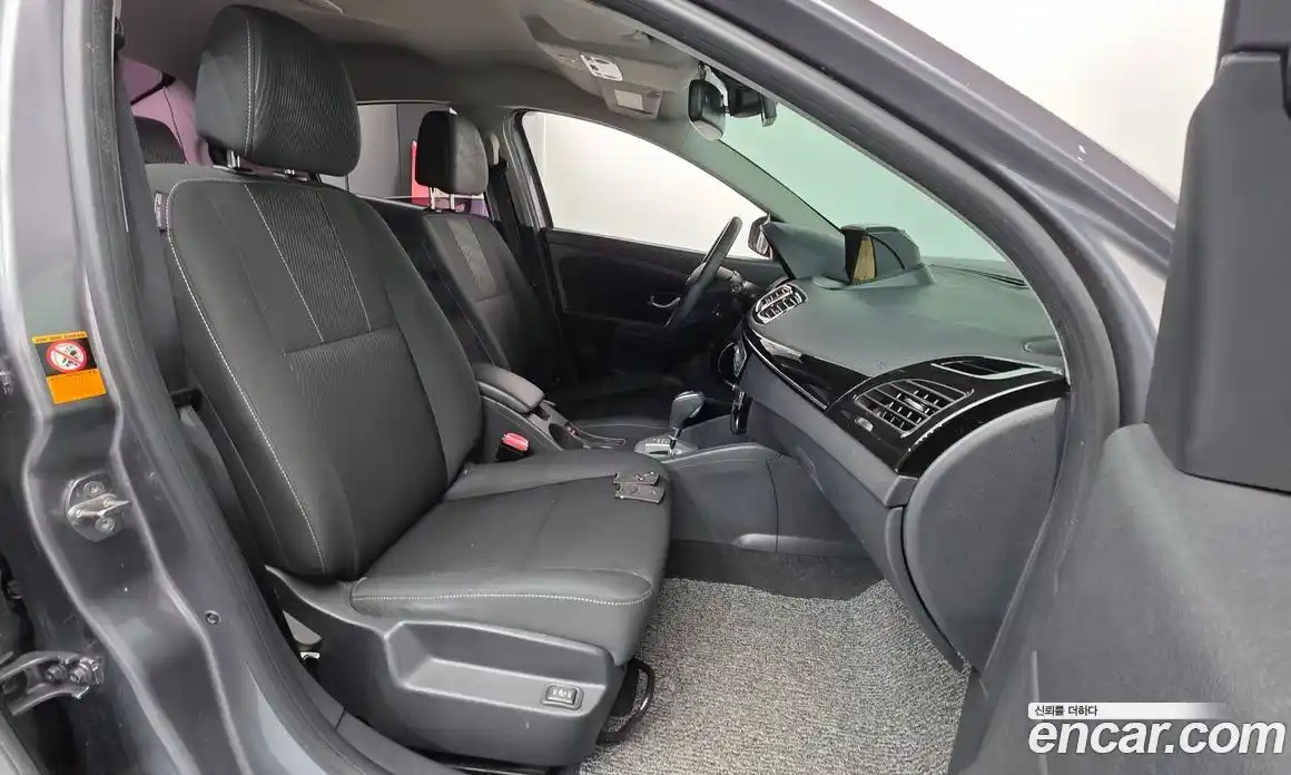 Renault SM3 2015 1.6 гидро в Москве № 148097, фото 10