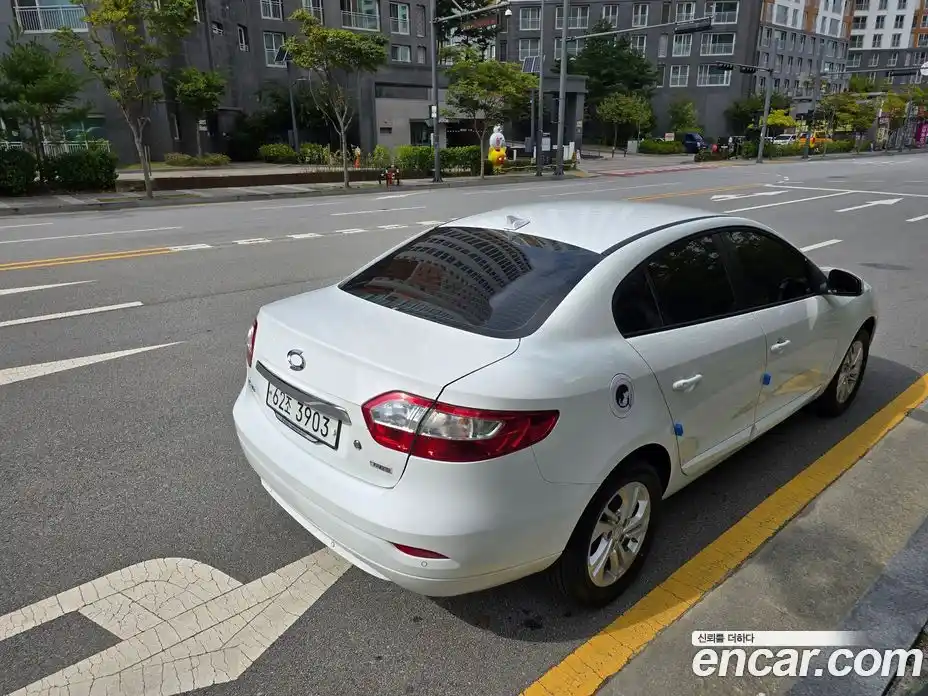 Renault SM3 2018 1.6 гидро в Москве № 152488, фото 6