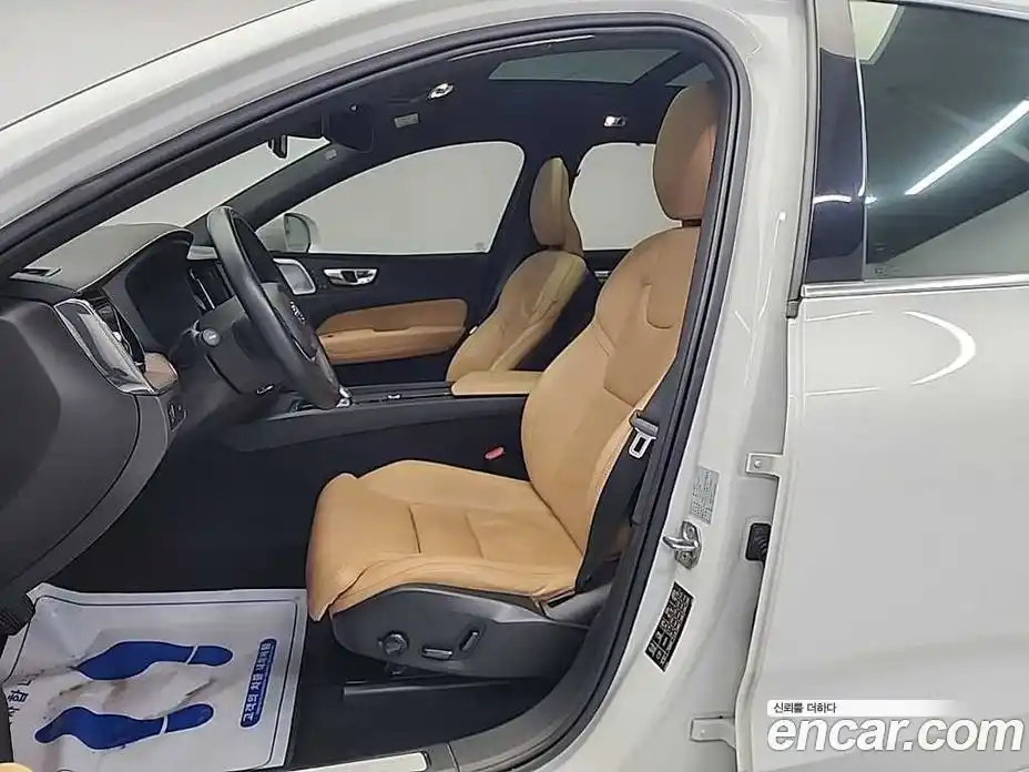 Volvo XC60 2021 2.0 гидро в Москве № 164827, фото 11