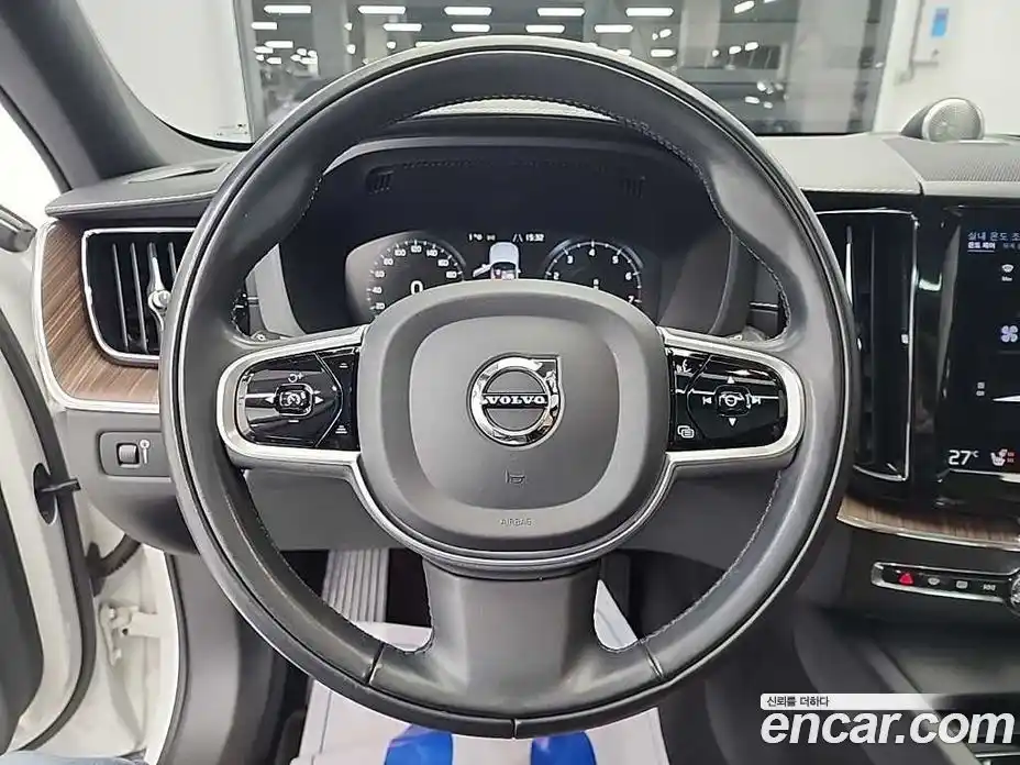Volvo XC60 2021 2.0 гидро в Москве № 164827, фото 9
