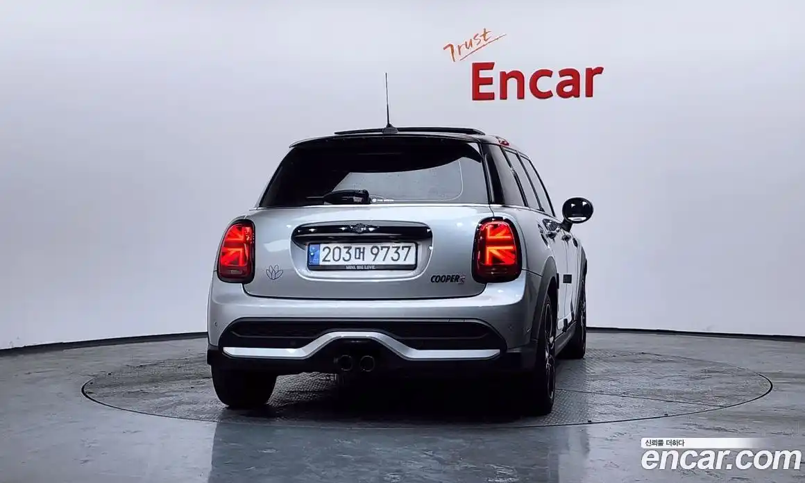Mini Cooper 2024 2.0 гидро в Москве № 214185, фото 4