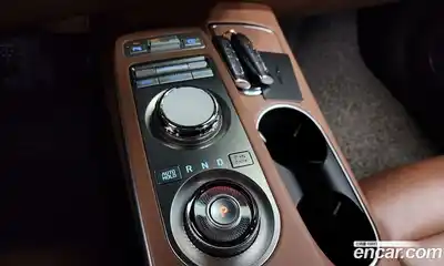 Genesis GV70 2023 2.5 гидро в Москве № 340063, миниатюра 8