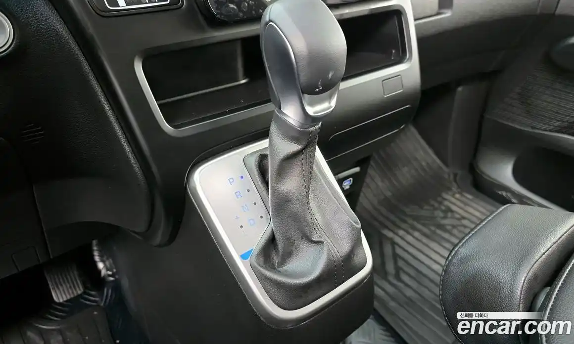 Hyundai Staria 2025 3.5 гидро в Москве № 7519, фото 9