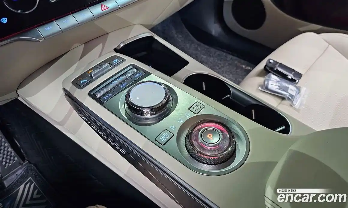 Genesis GV70 2021 2.5 гидро в Москве № 117396, фото 9
