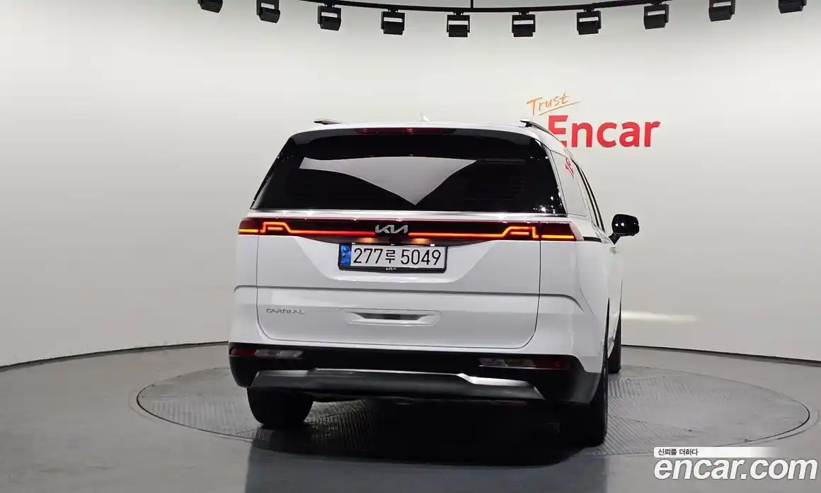 Kia Canival 2023 3.5 гидро в Москве № 1245282, фото 4