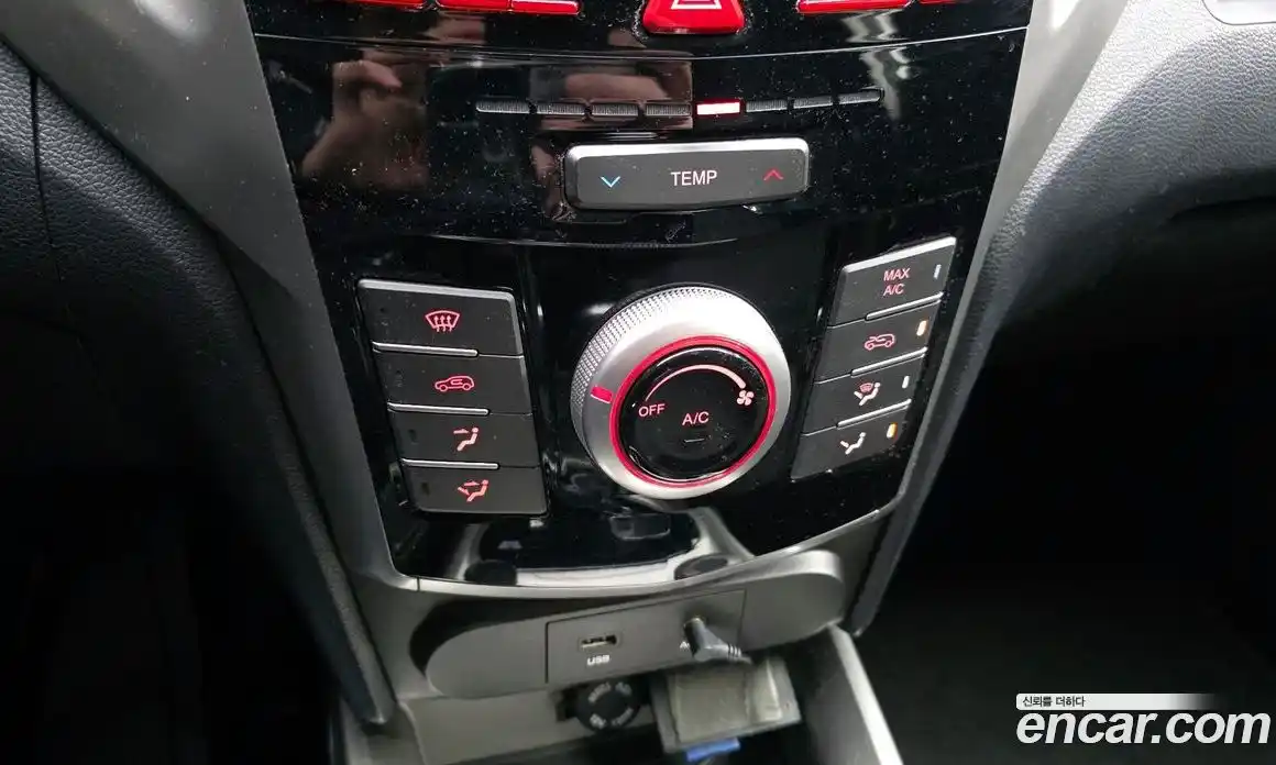 SsangYong TIBOLI 2016 1.6 Автомат в Москве № 1246274, фото 16