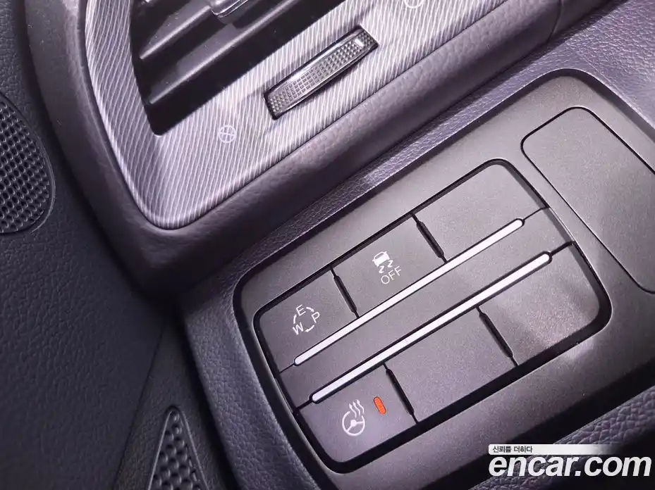 SsangYong TIBOLI 2016 1.6 Автомат в Москве № 1246426, фото 15