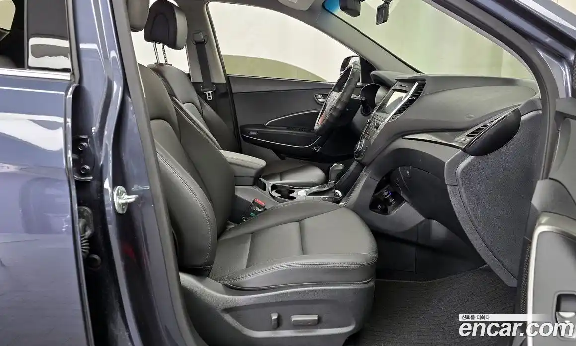 Hyundai Santa Fe 2016 2.0 гидро в Москве № 1247856, фото 11