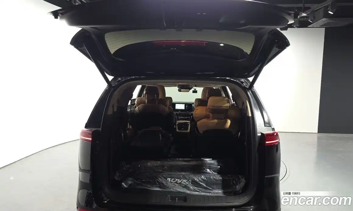 Kia Canival 2023 2.2 Автомат в Москве № 1248191, фото 20