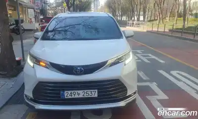 Toyota Sienna, 2024