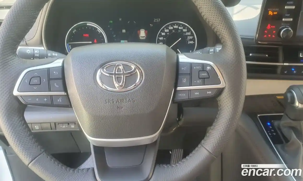 Toyota Sienna 2024 2.5 гидро в Москве № 1249956, фото 11