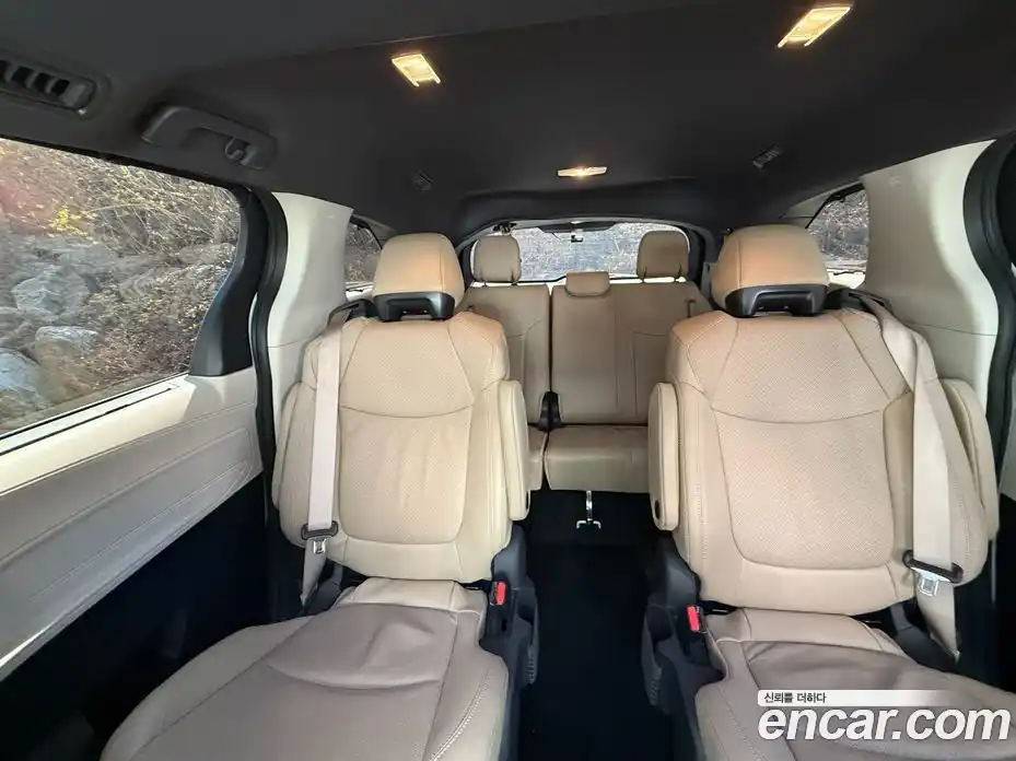 Toyota Sienna 2024 2.5 гидро в Москве № 1249956, фото 17