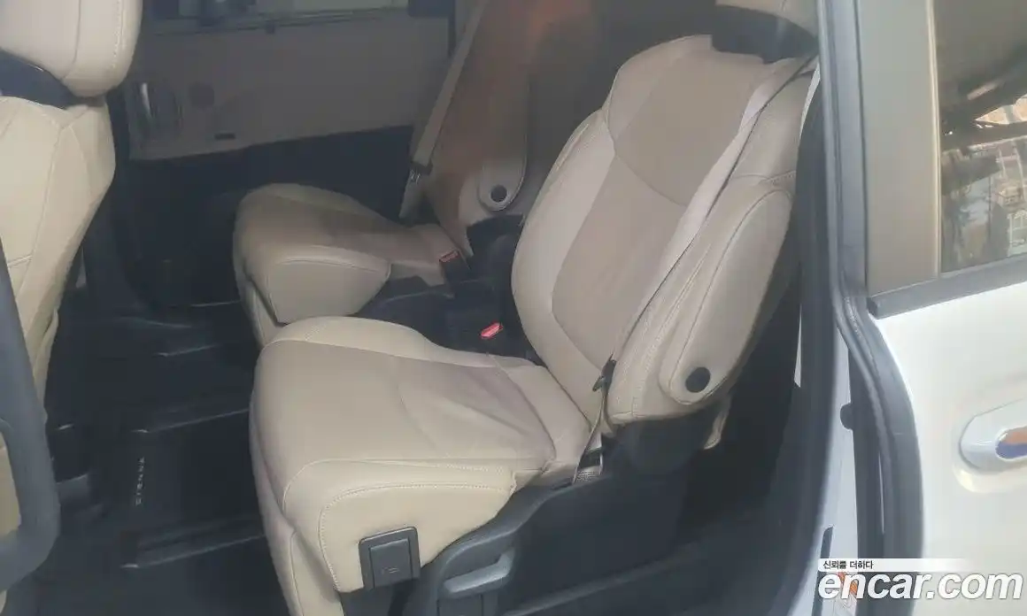 Toyota Sienna 2024 2.5 гидро в Москве № 1249956, фото 20