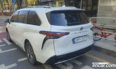 Toyota Sienna 2024 2.5 гидро в Москве № 1249956, миниатюра 4