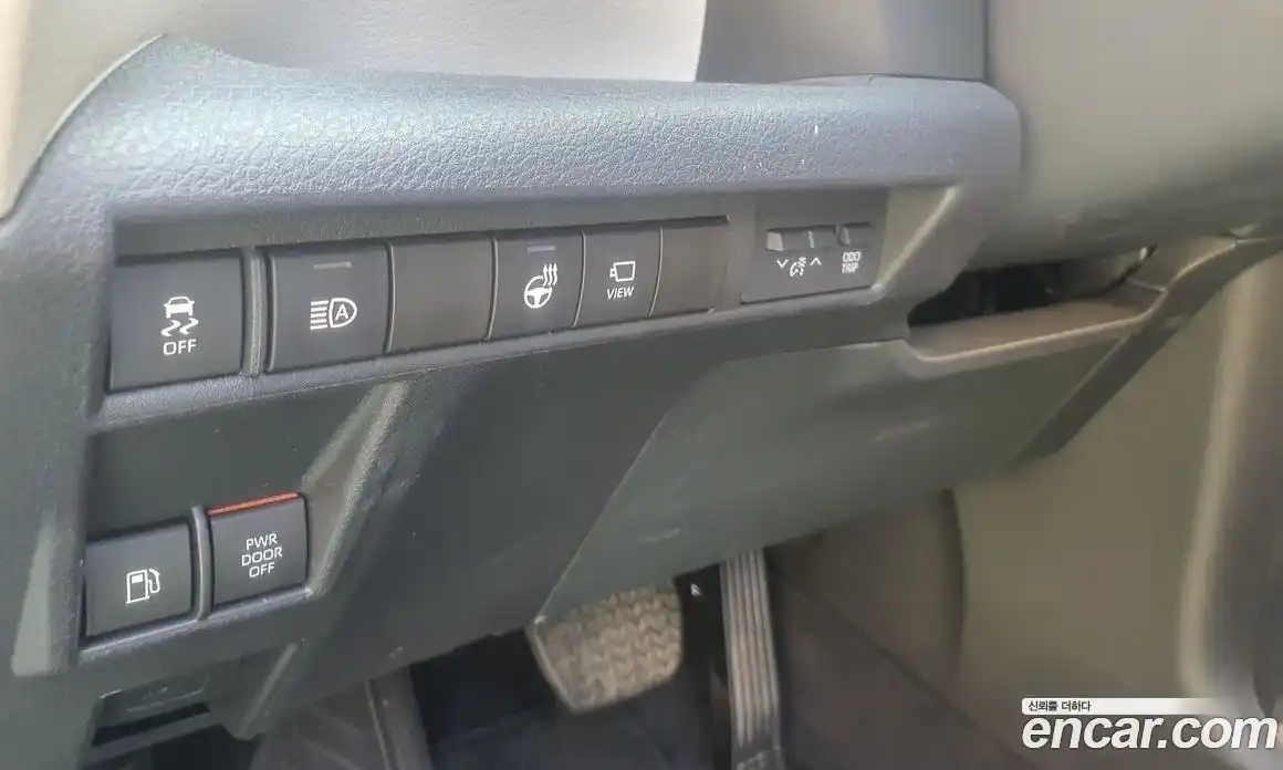 Toyota Sienna 2024 2.5 гидро в Москве № 1249956, фото 9