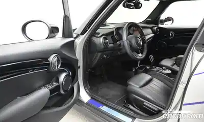 Mini Cooper 2024 2.0 гидро в Москве № 1250742, миниатюра 11