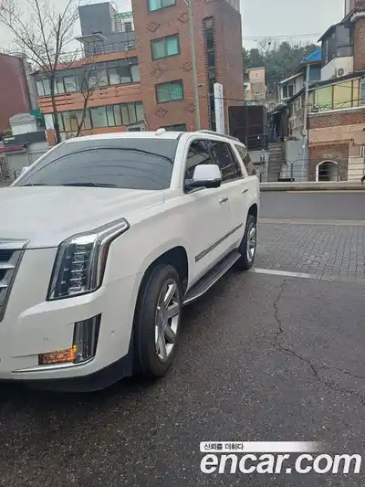 Cadillac Escalade 2017 6.2 гидро в Москве № 1253731, миниатюра 2