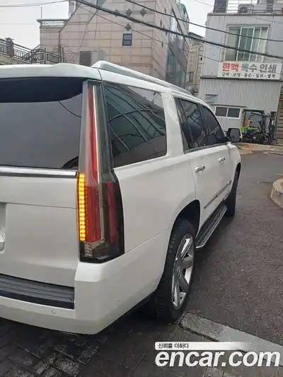 Cadillac Escalade 2017 6.2 гидро в Москве № 1253731, миниатюра 4
