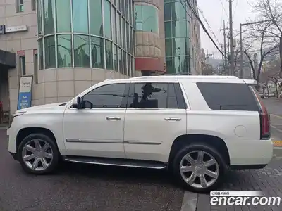 Cadillac Escalade 2017 6.2 гидро в Москве № 1253731, миниатюра 8