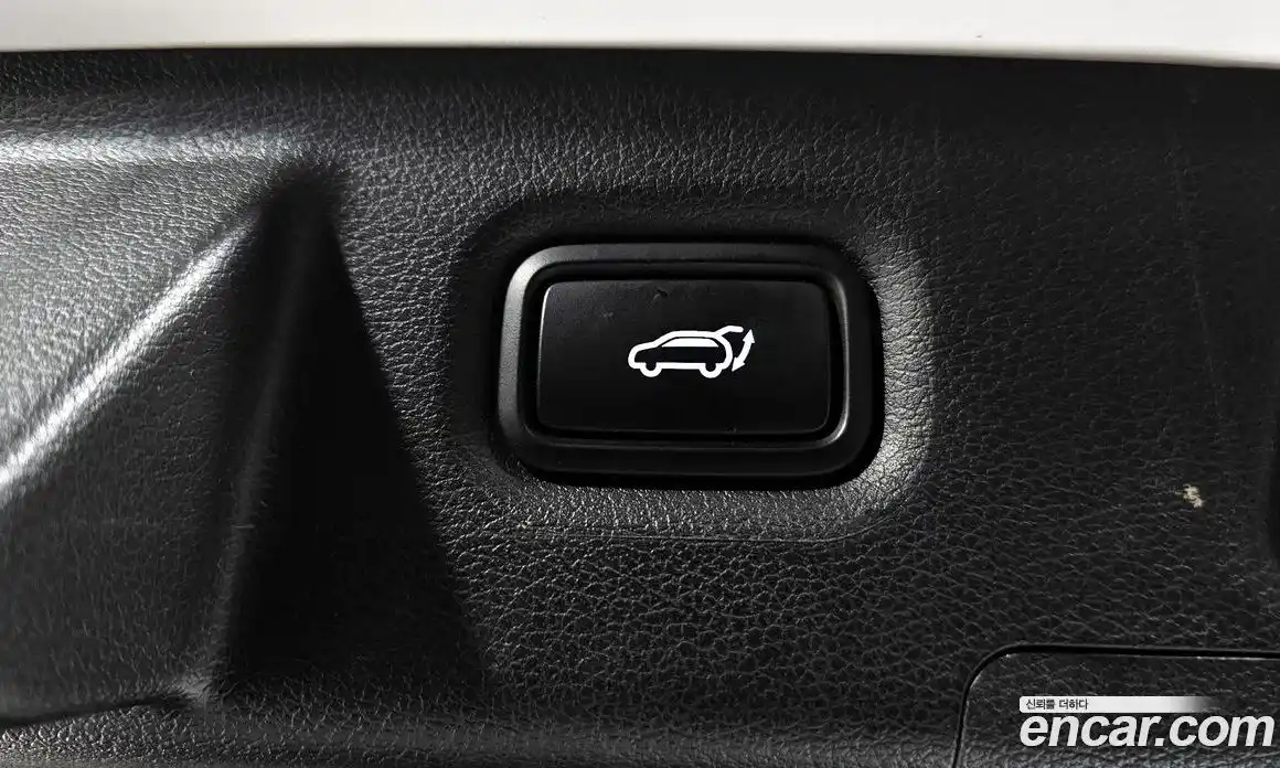 Hyundai Santa Fe 2023 1.6 гидро в Москве № 1278017, фото 18