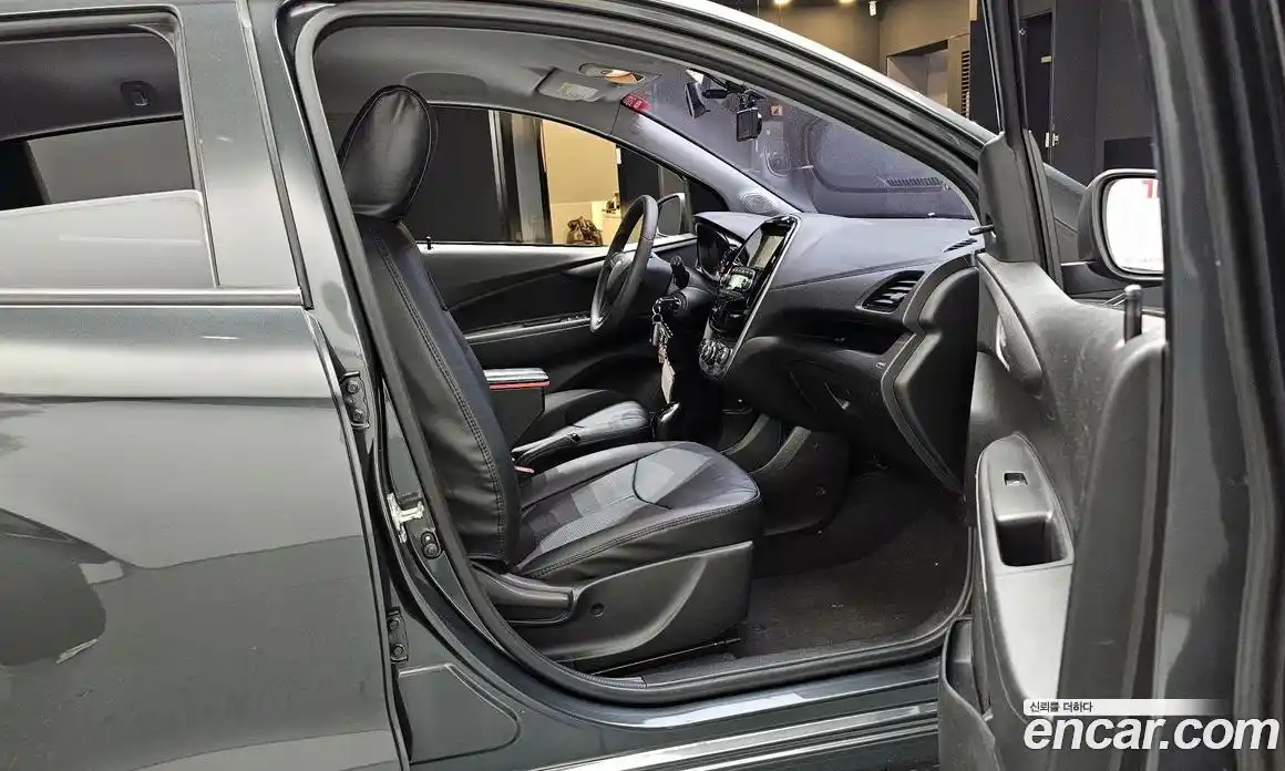 Chevrolet Spark 2017 1.0 гидро в Москве, фото 11