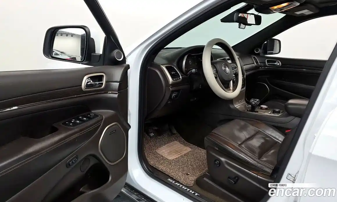 Jeep Cherokee 2015 3.0 гидро в Москве № 1279547, фото 10