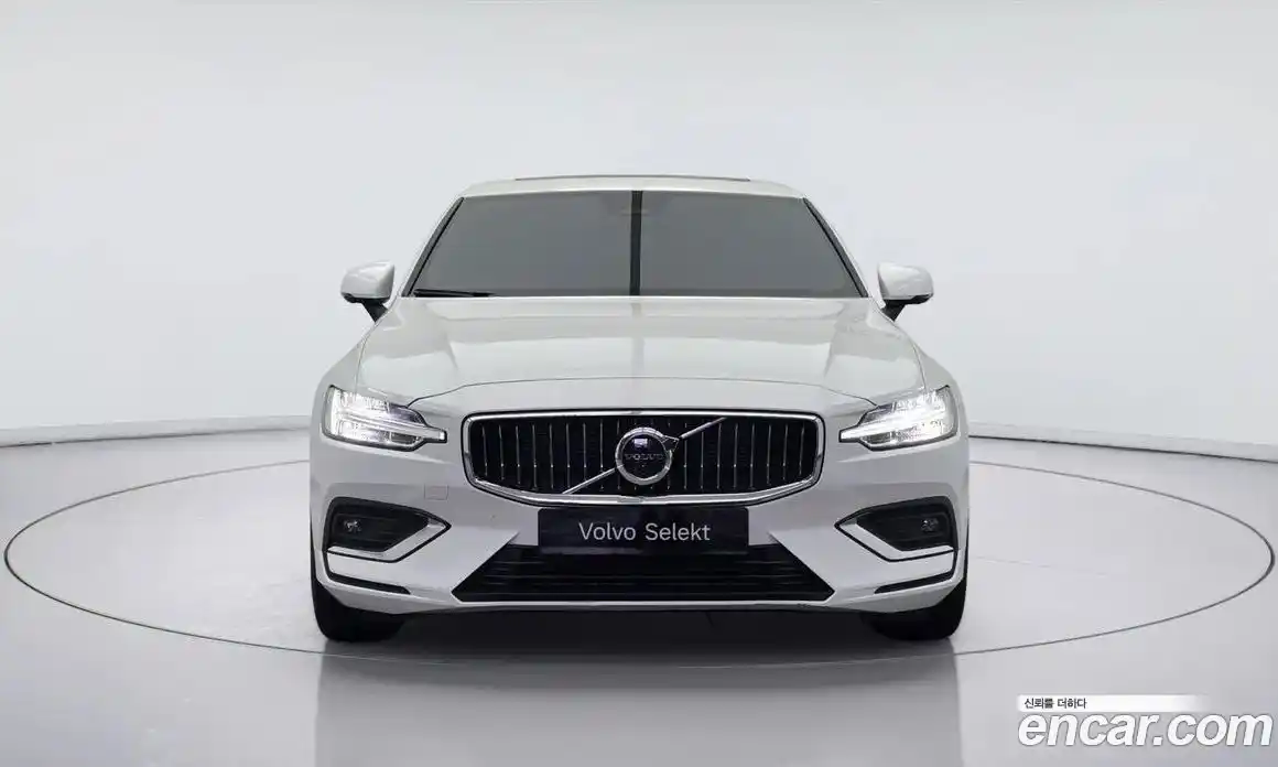Volvo S60 2023 2.0 гидро в Москве № 1280374, фото 3