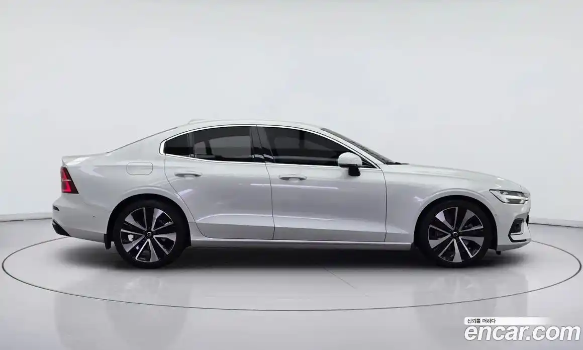 Volvo S60 2023 2.0 гидро в Москве № 1280374, фото 4