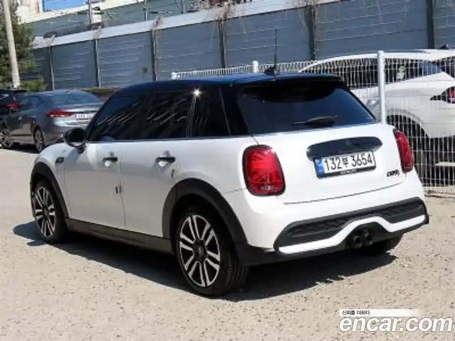 Mini Cooper 2023 2.0 гидро в Москве № 1281008, фото 3