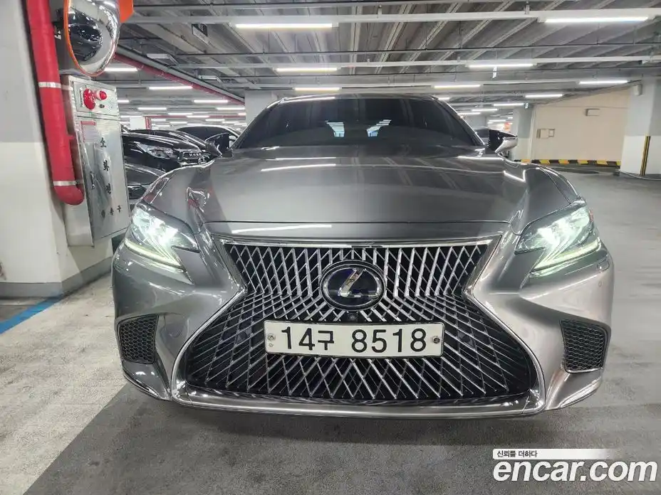 Lexus LS 2018 3.5 гидро в Москве № 1281399, фото 3