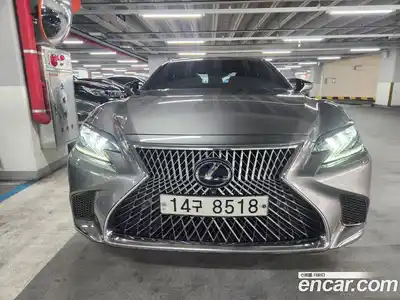 Lexus LS 2018 3.5 гидро в Москве № 1281399, миниатюра 3