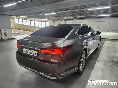 Lexus LS 2018 3.5 гидро в Москве № 1281399, миниатюра 8