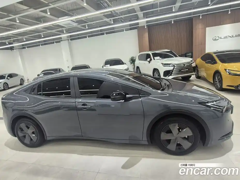 Toyota Prius 2024 2.0 вариатор в Москве № 1282073, фото 17