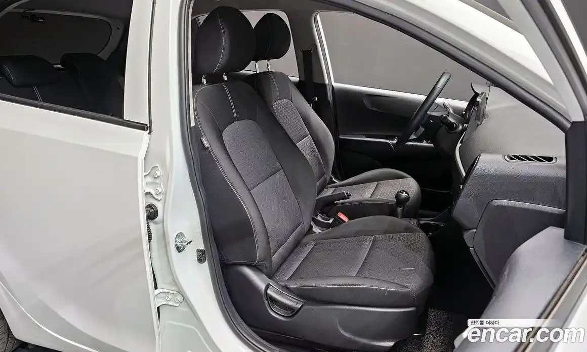 Kia Morning 2023 1.0 Автомат в Москве № 1288916, фото 12