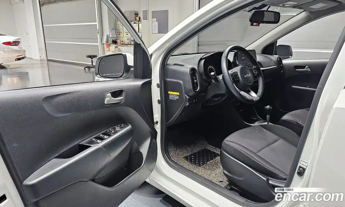 Kia Morning 2023 1.0 Автомат в Москве № 1288916, фото 10