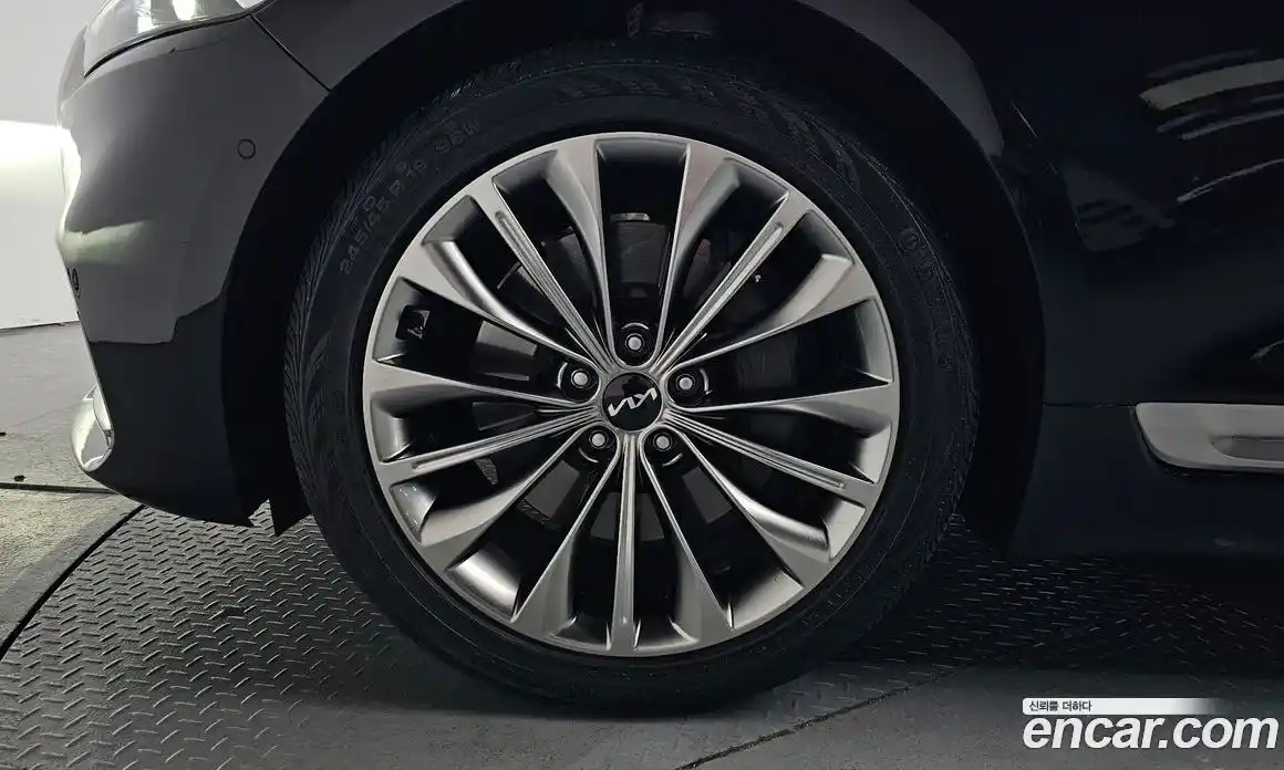 Kia K9 2023 3.8 Автомат в Москве № 1288927, фото 5