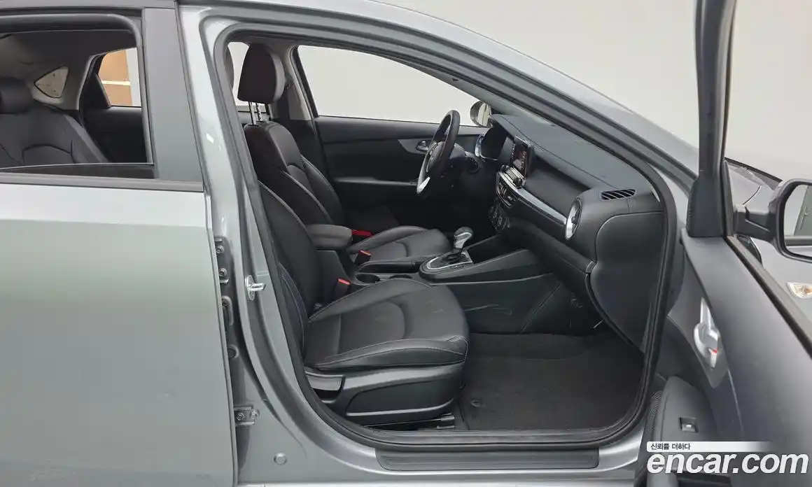 Kia K3 2022 1.6 Автомат в Москве № 1288964, фото 11