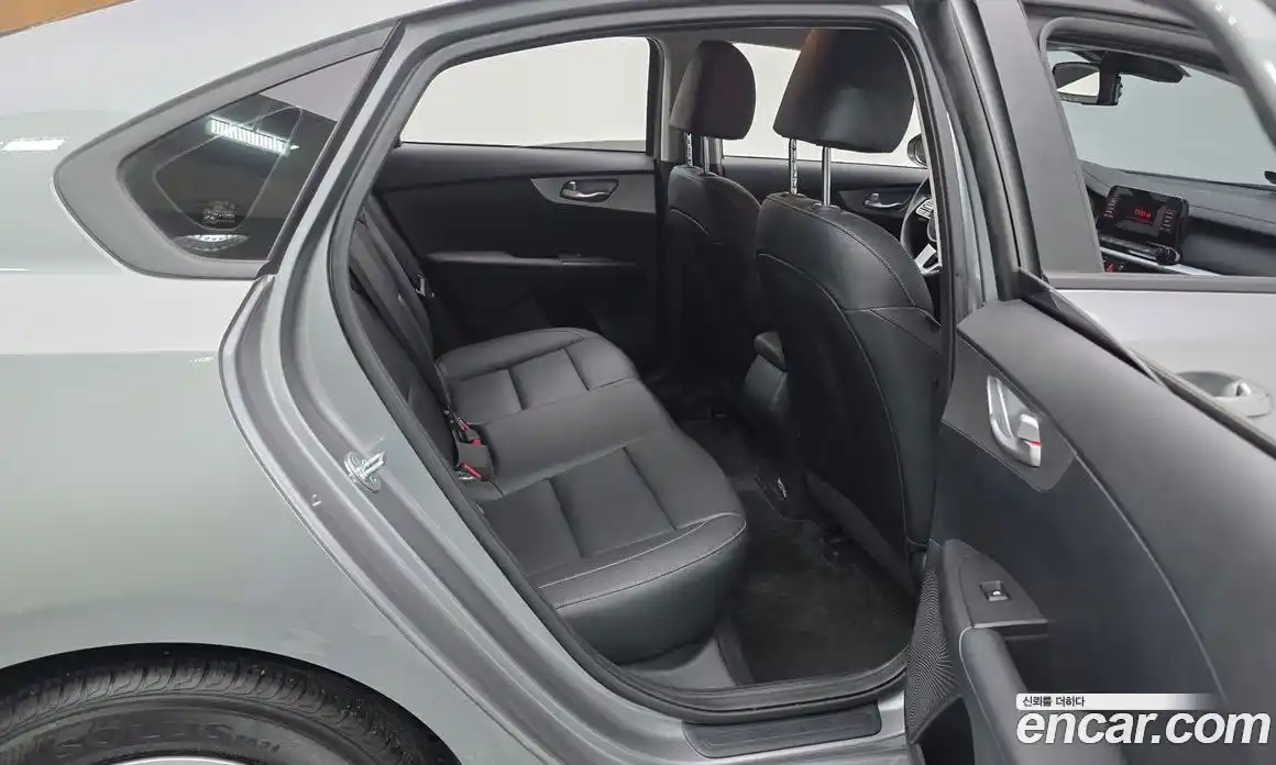 Kia K3 2022 1.6 Автомат в Москве № 1288964, фото 12