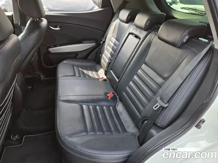 SsangYong TIBOLI 2015 1.6 Автомат в Москве № 1289421, фото 13