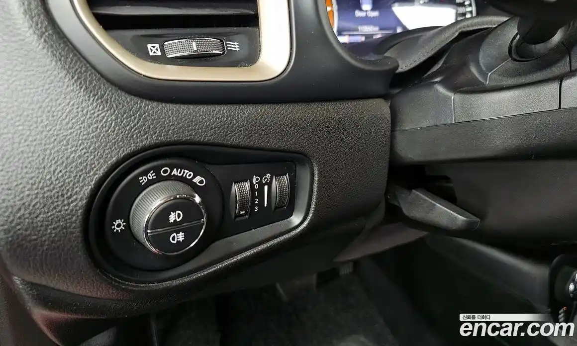 Jeep Renegade 2015 2.0 гидро в Москве № 1290524, фото 14