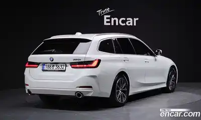 BMW 3-Series, 2023