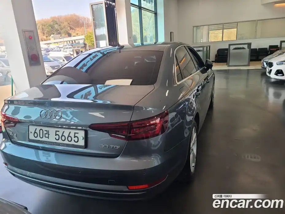 Audi A4 2018 2.0 гидро в Москве № 1292024, фото 4