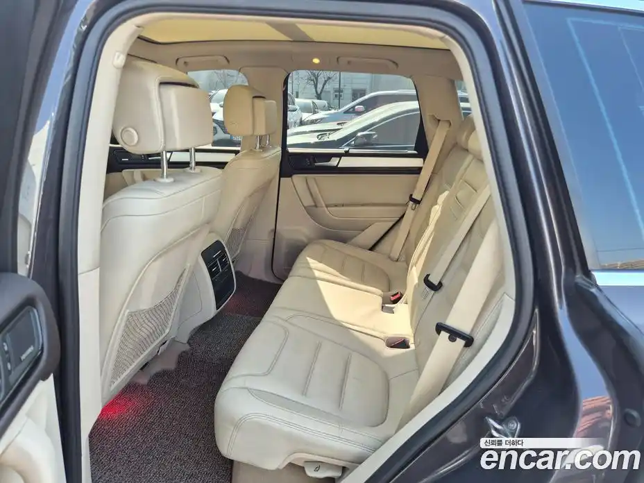 Volkswagen Touareg 2012 3.0 гидро в Москве № 1294067, фото 17
