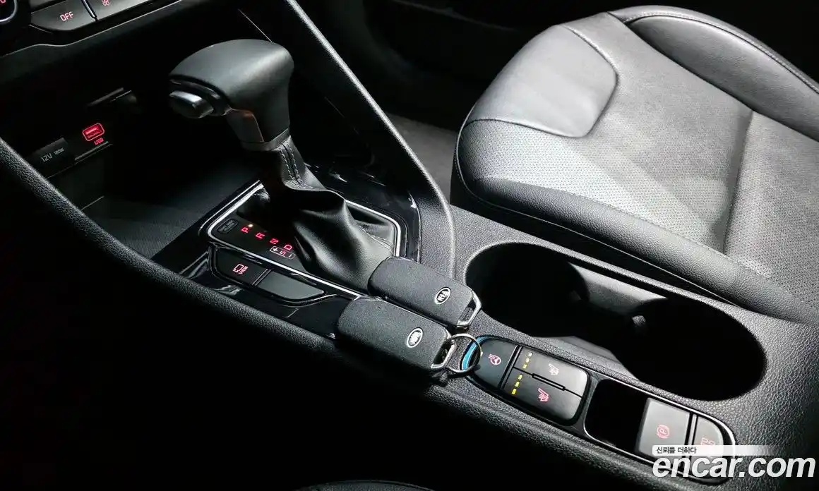 Kia Niro 2020 1.6 гидро в Москве № 132742, фото 9