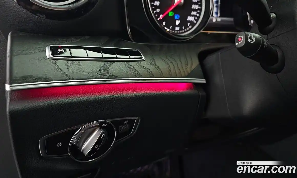 Mercedes-Benz E-Class 2019 1.9 гидро в Москве № 142739, фото 17