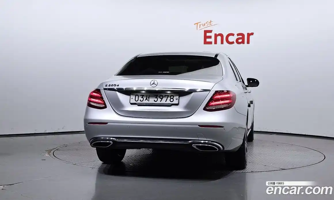 Mercedes-Benz E-Class 2019 1.9 гидро в Москве № 142739, фото 4