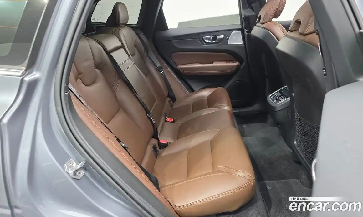 Volvo XC60 2021 2.0 гидро в Москве № 164425, фото 12