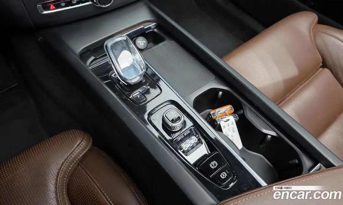 Volvo XC60 2021 2.0 гидро в Москве № 164425, фото 9